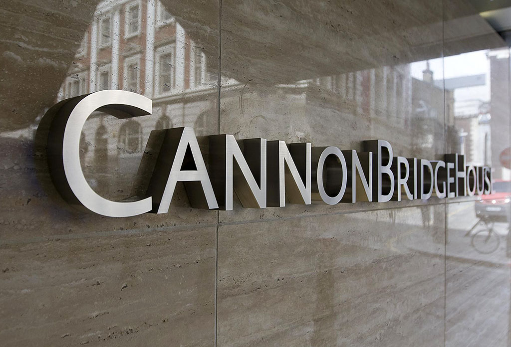 cannon-bridge-house-signage-1-1770